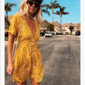 NWT Billabong Twist Twirl Dress Floral Yellow Mini